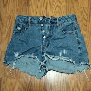 Jean shorts with rippes